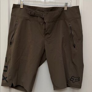 NWOT FOX FLEXAIR Men’s Olive Green Shorts Sz 36